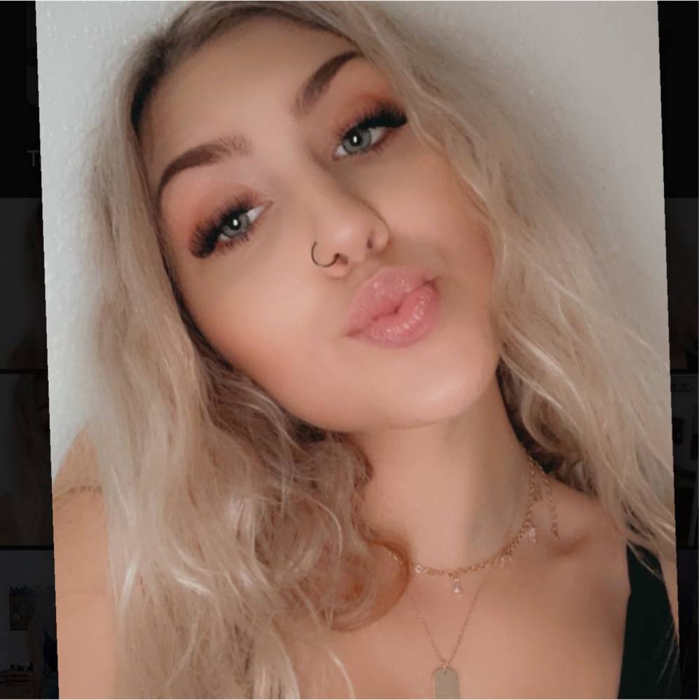 Meet your Posher, Maci